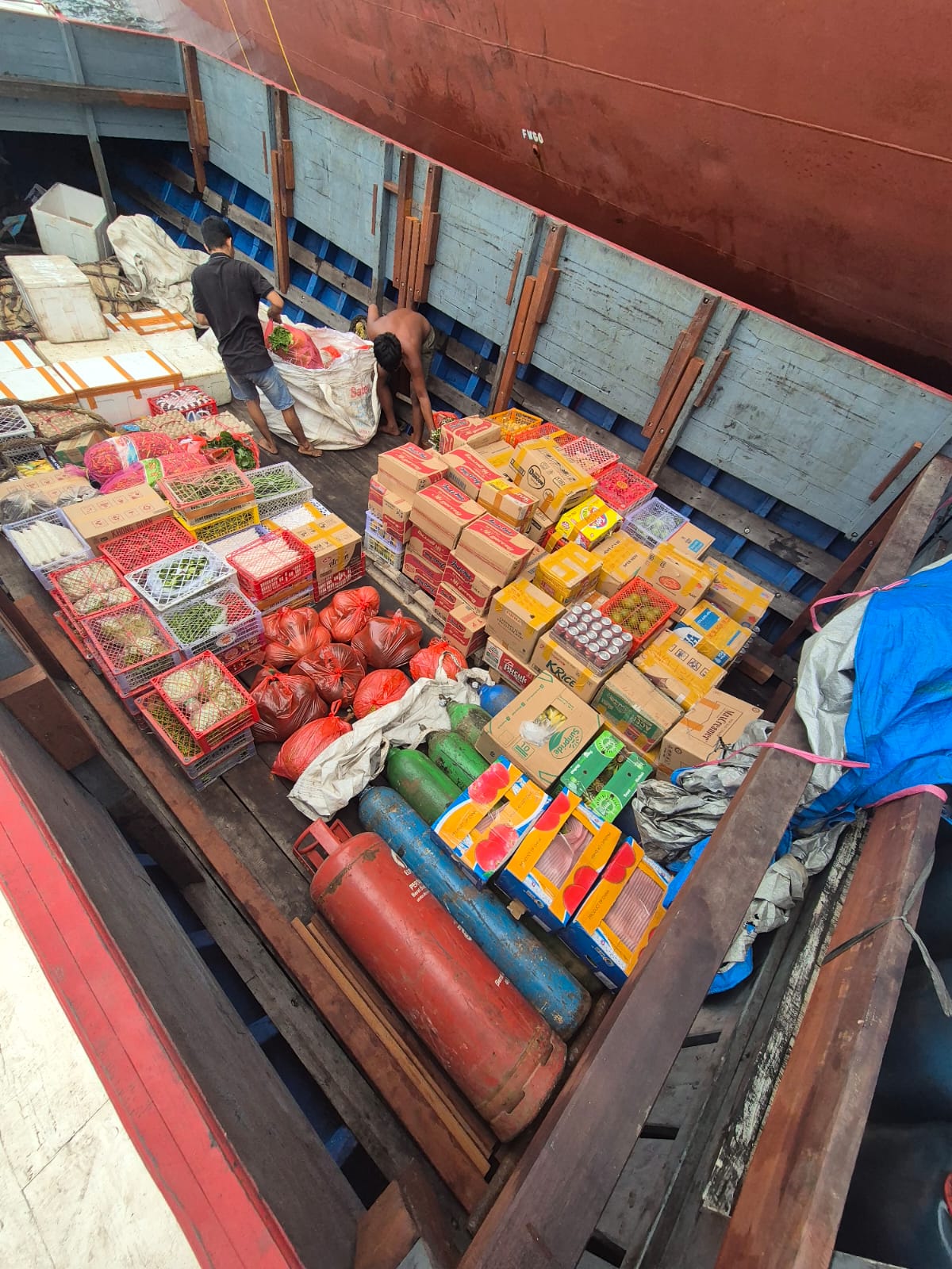 Provision Supply at Port of Muara Berau: MV. HL LEADER (Korea Company)